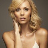 1452550300-laura-vandervoort